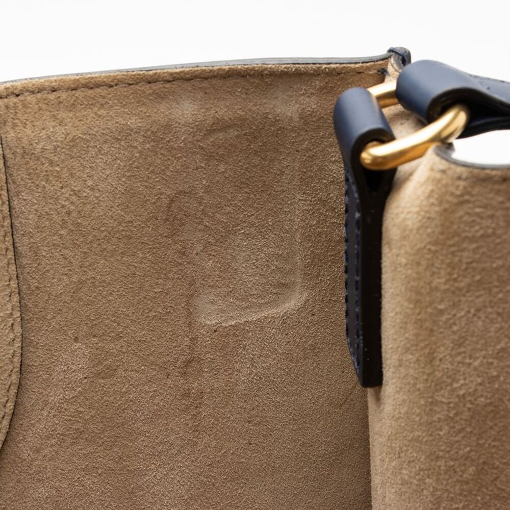 Gucci Leather Ghost Medium Tote - image 8